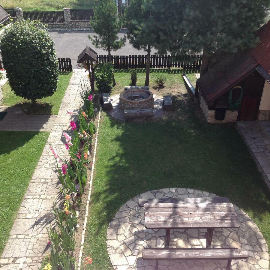 Privat Monika Apartment Stara Lesna Bagian luar foto